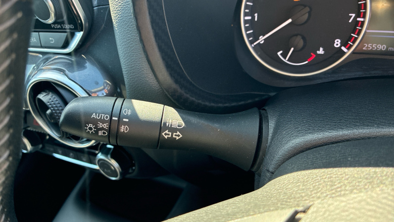 Nissan Juke 1.0 DiG-T N-Connecta 5dr Petrol Hatchback